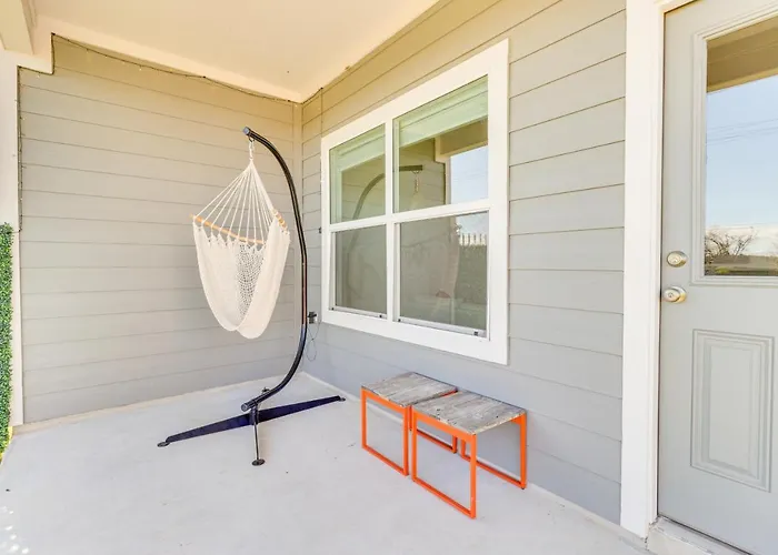 12 Mi To Dtwn Austin: Quiet Home W/ Patio & Yard